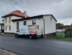 Zateplení stropu kulturního sálu pomocí foukané izolace